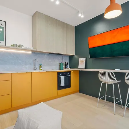 Lam Orange Ac - Balcony Apartman Pozsony