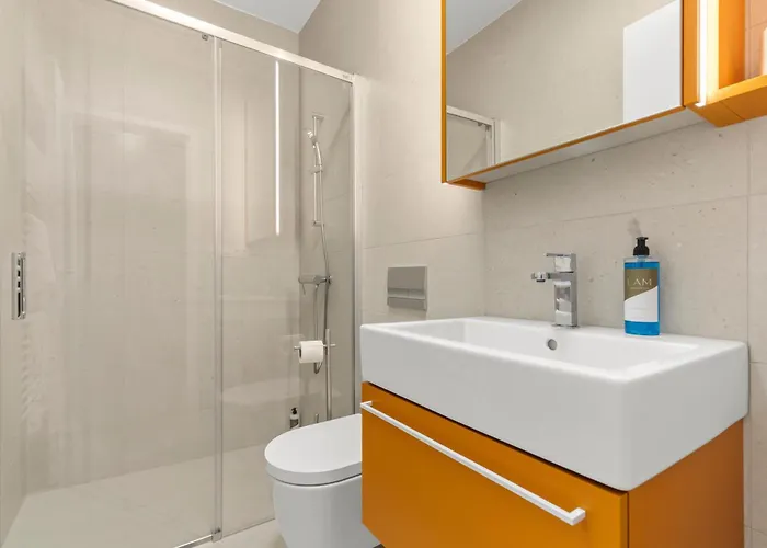 Lam Orange Ac - Balcony براتسيلافا