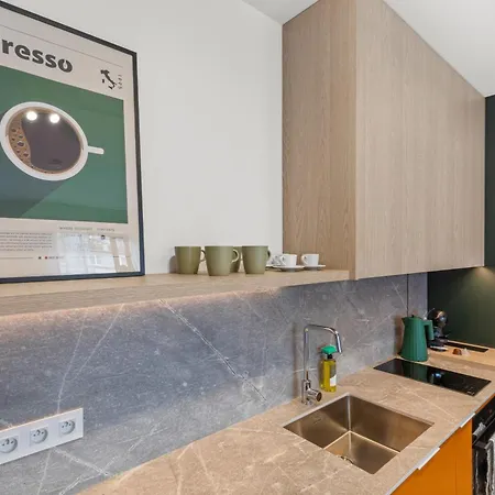 Lam Orange Ac - Balcony 布拉迪斯拉发