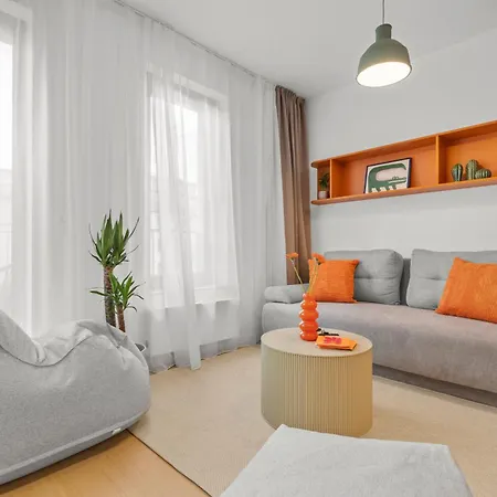 Lam Orange Ac - Balcony * 布拉迪斯拉发